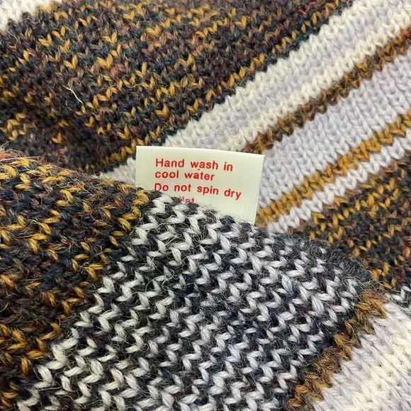 Sweaters Of Ireland Button Front Wool Multi Print Cardigan Medium - Picture 6 of 7